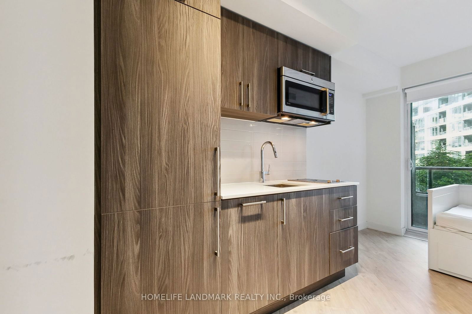 27 BATHURST St, unit 301W for sale