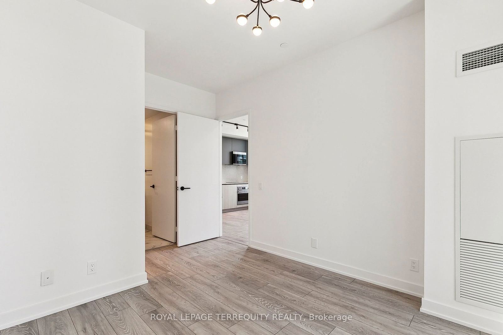 108 Peter St, unit 1902 for sale