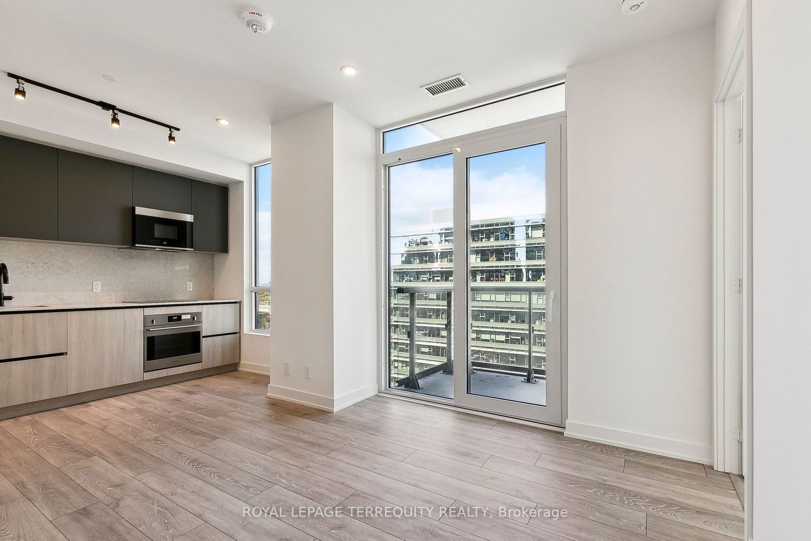 108 Peter St, unit 1902 for sale