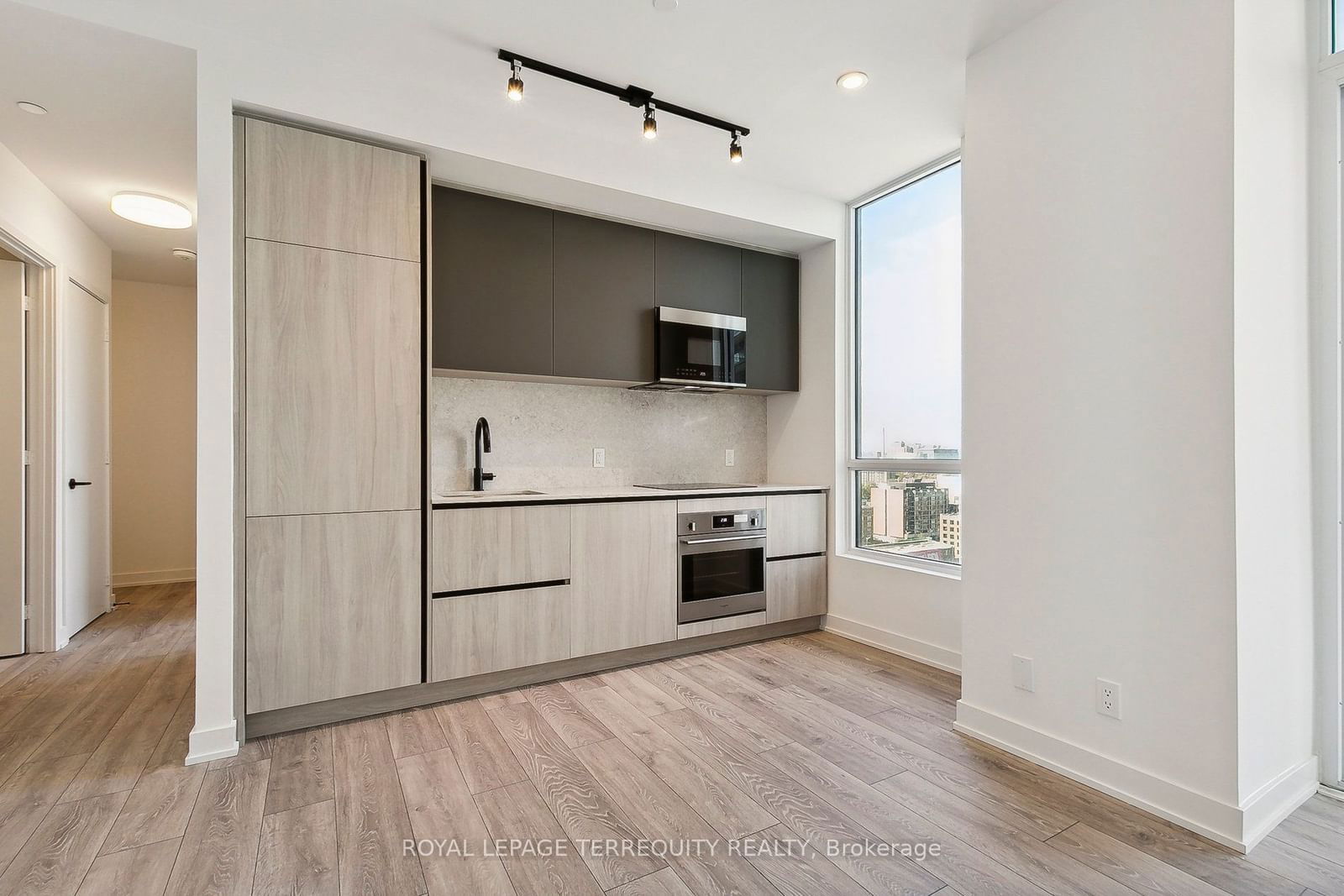 108 Peter St, unit 1902 for sale