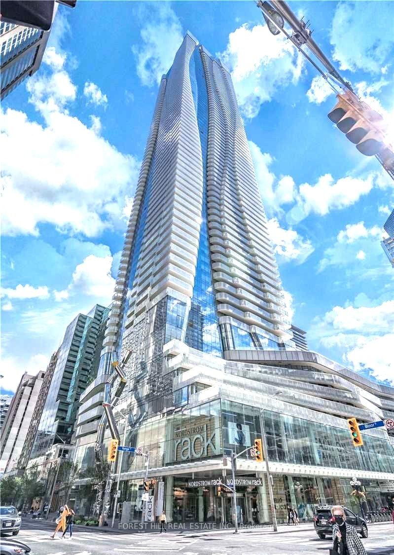 1 Bloor St E, unit 5210 for rent