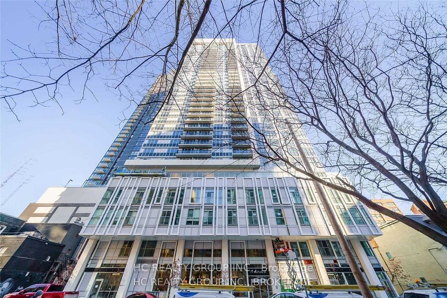 77 Mutual St, unit 1811 for rent