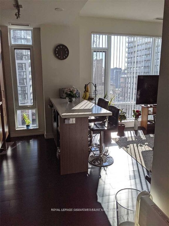 21 Widmer St, unit 1202 for rent