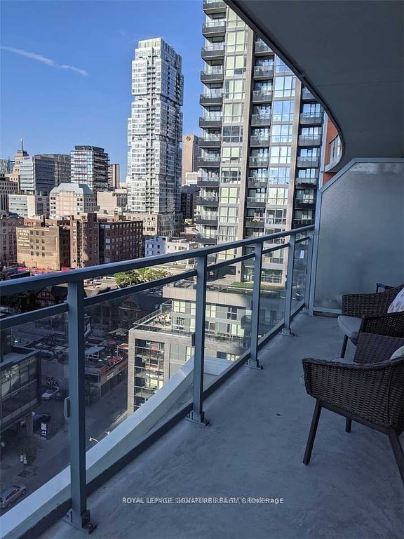 21 Widmer St, unit 1202 for rent