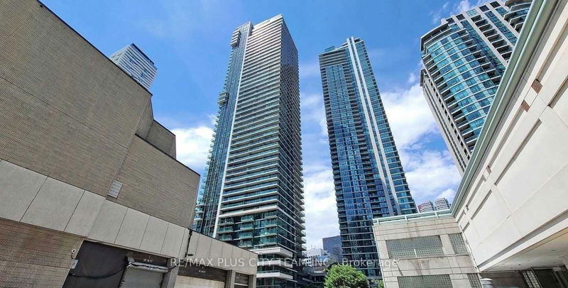 33 Bay St, unit 1806 for rent