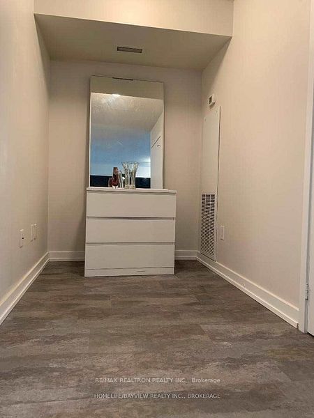 15 Singer Crt, unit 703 for rent