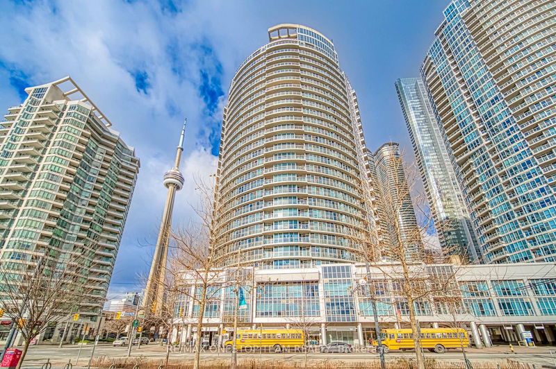 218 Queens Quay W, unit 1002 for rent