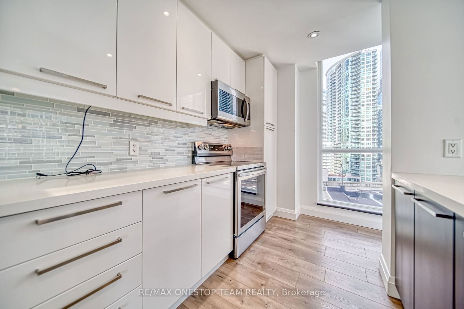 218 Queens Quay W, unit 1002 for rent