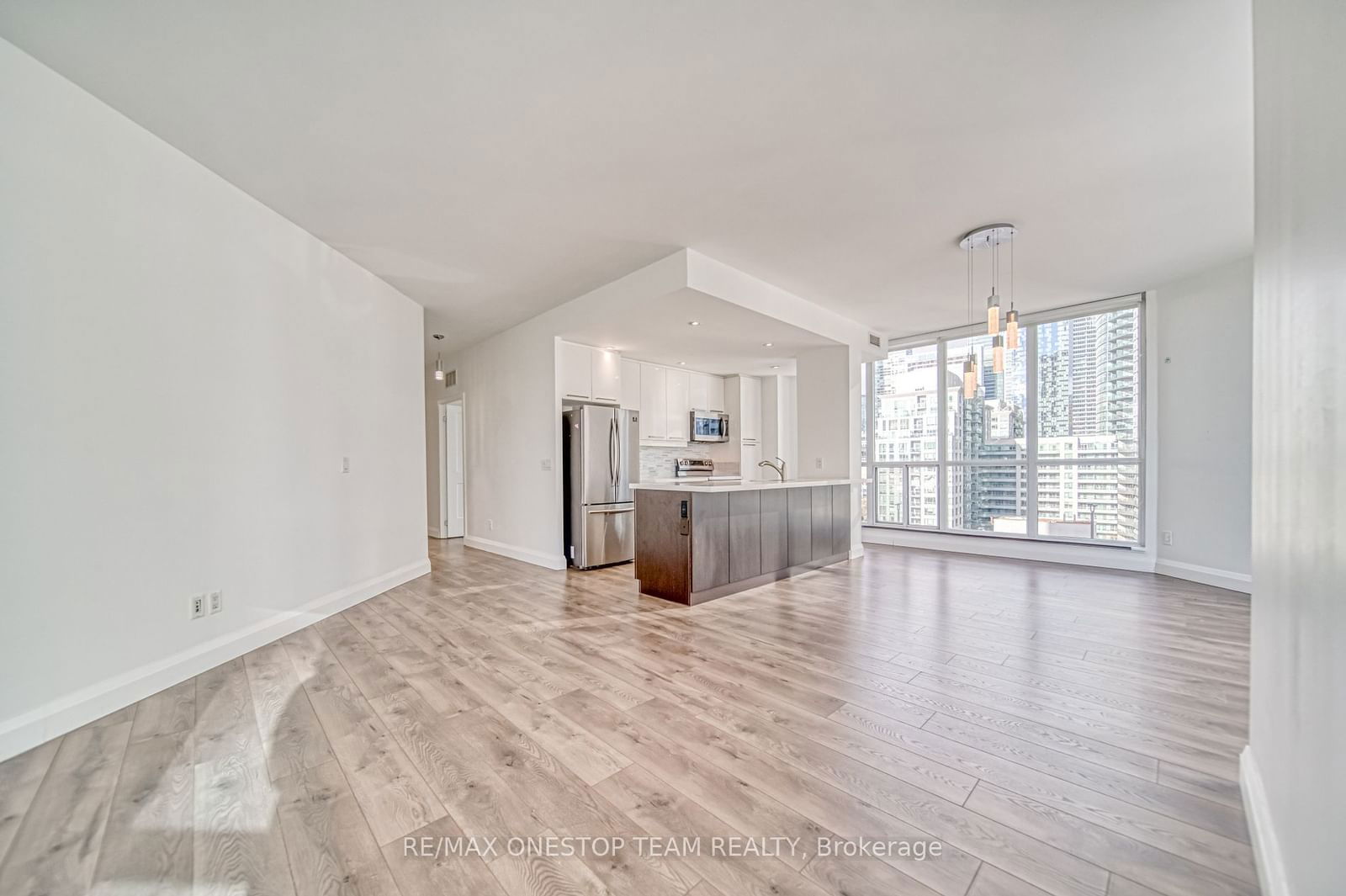 218 Queens Quay W, unit 1002 for rent