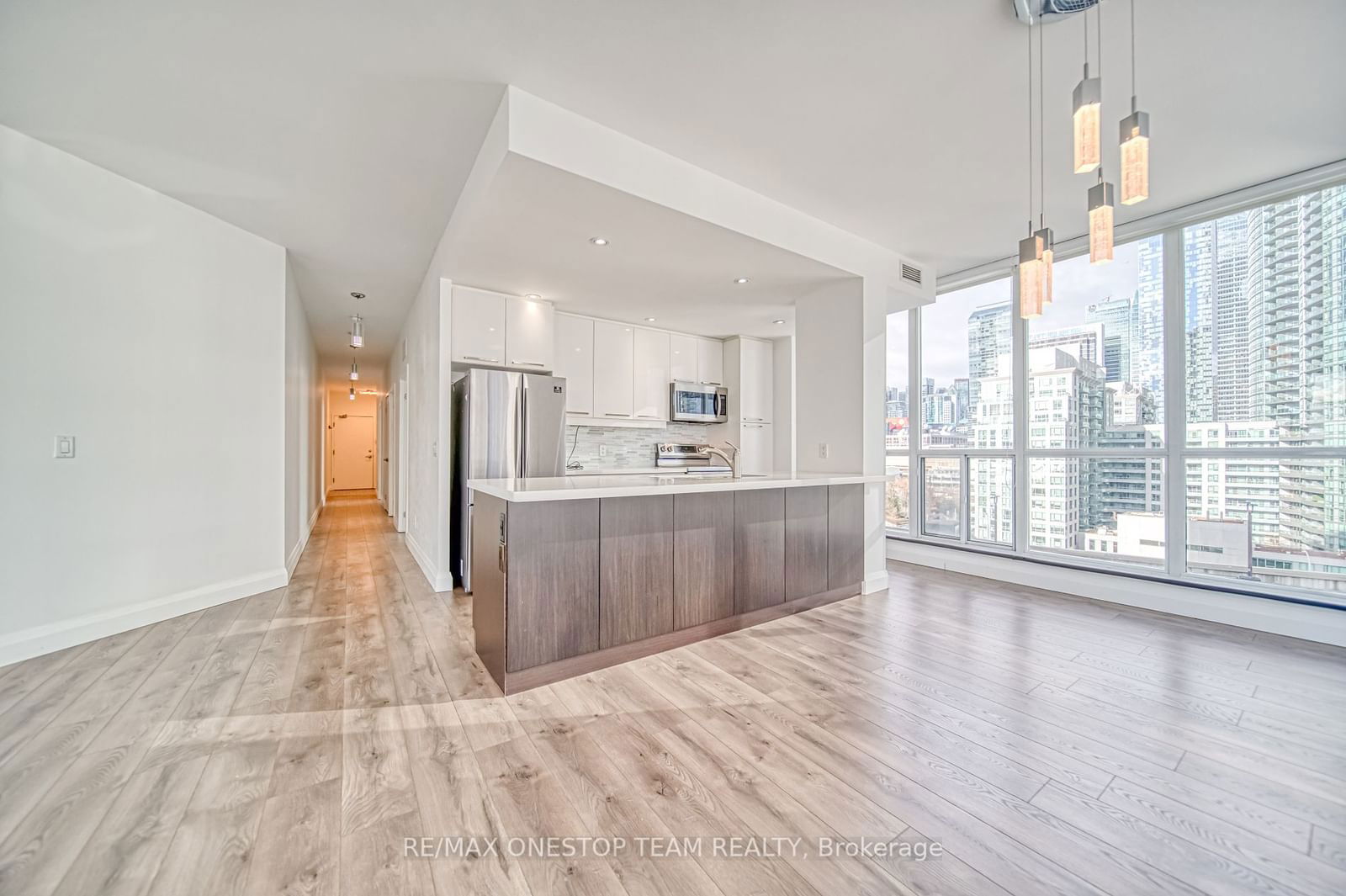 218 Queens Quay W, unit 1002 for rent