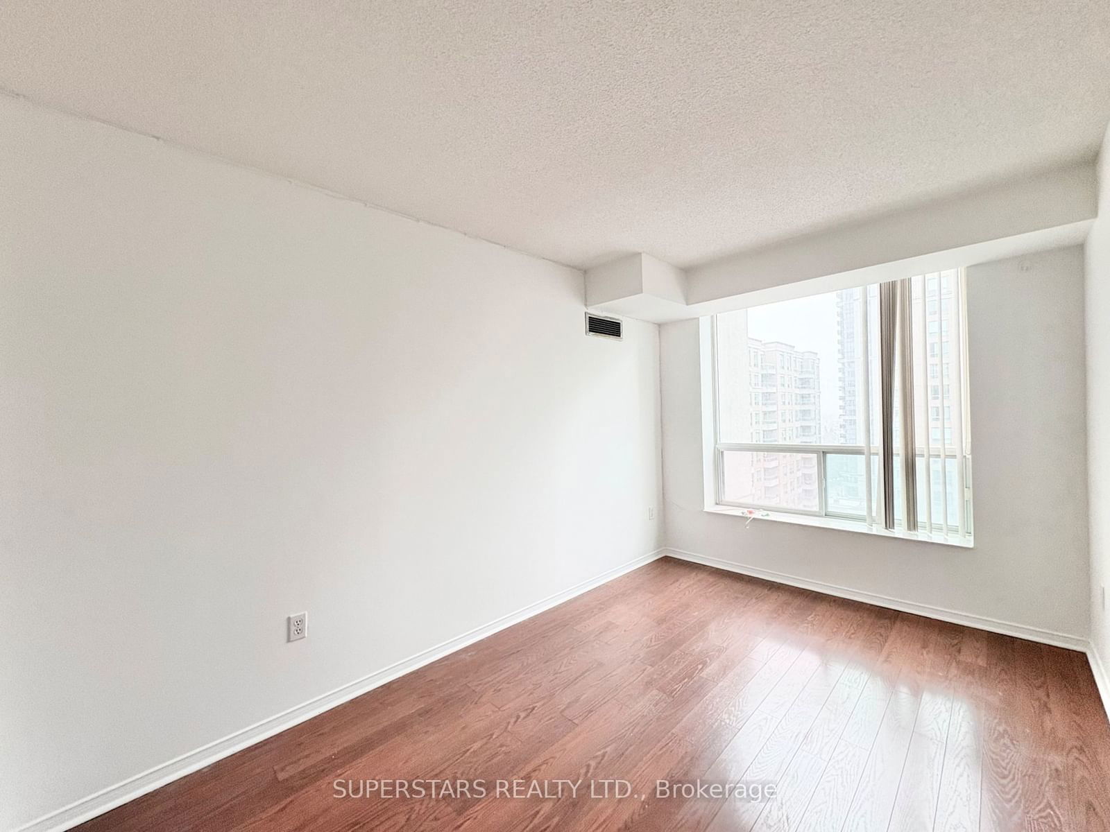 8 Pemberton Ave, unit 1005 for rent