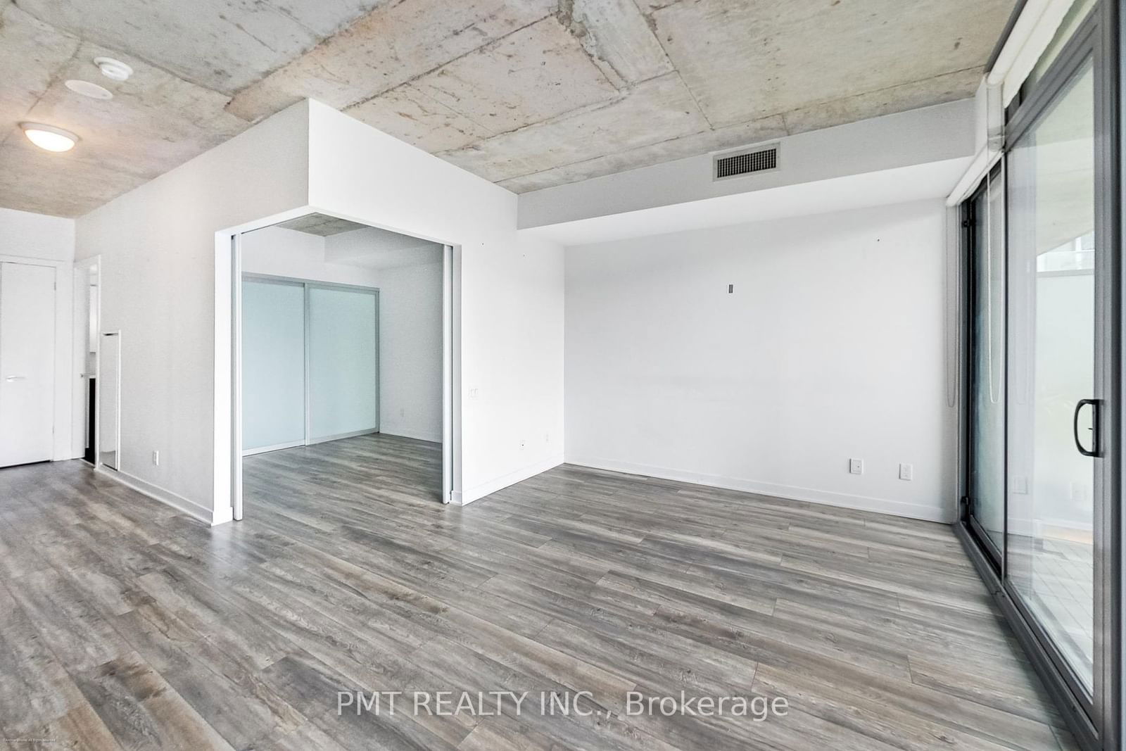 95 Bathurst St, unit 421 for rent