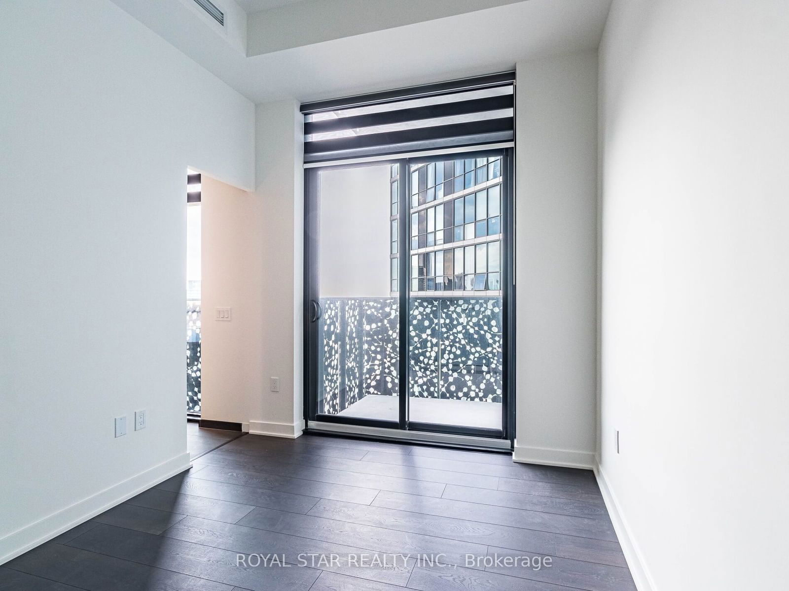 55 Charles St E, unit 3906 for rent