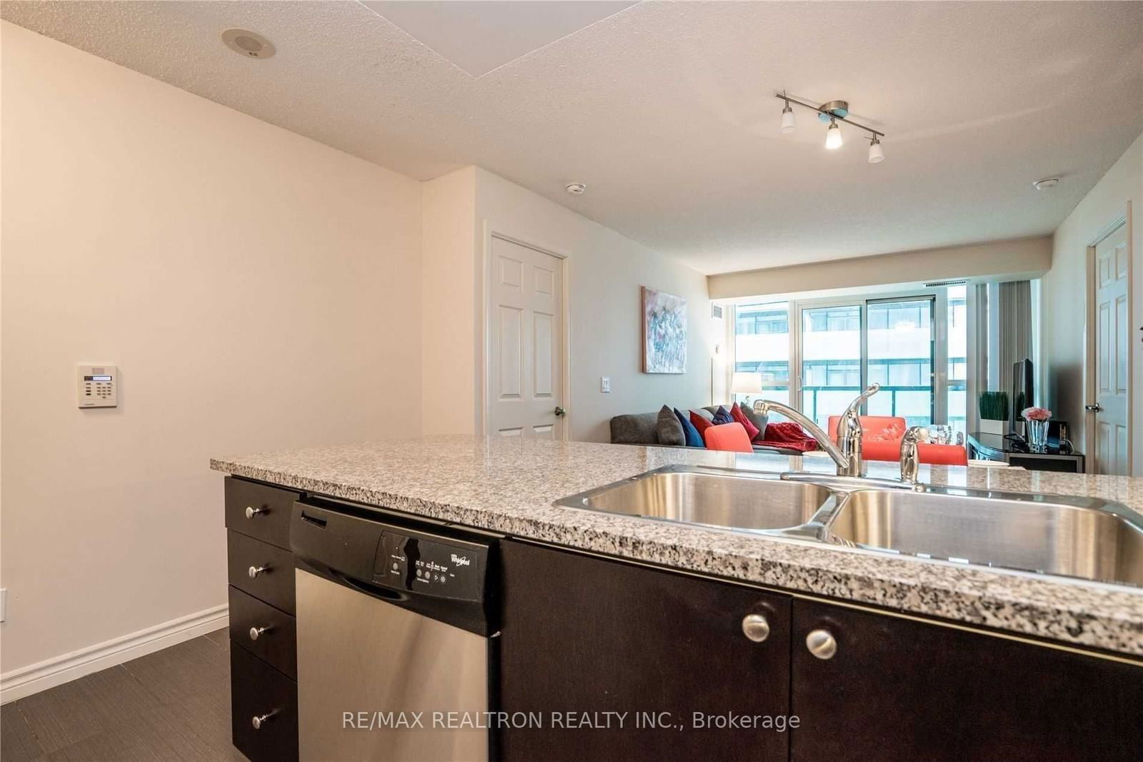 19 Grand Trunk Cres, unit 2709 for rent