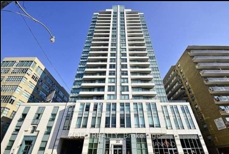 212 Eglinton Ave E, unit 811 for rent