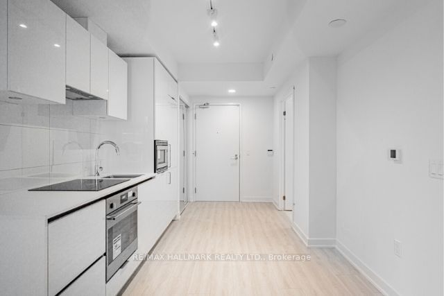 238 Simcoe St, unit 3107 for rent