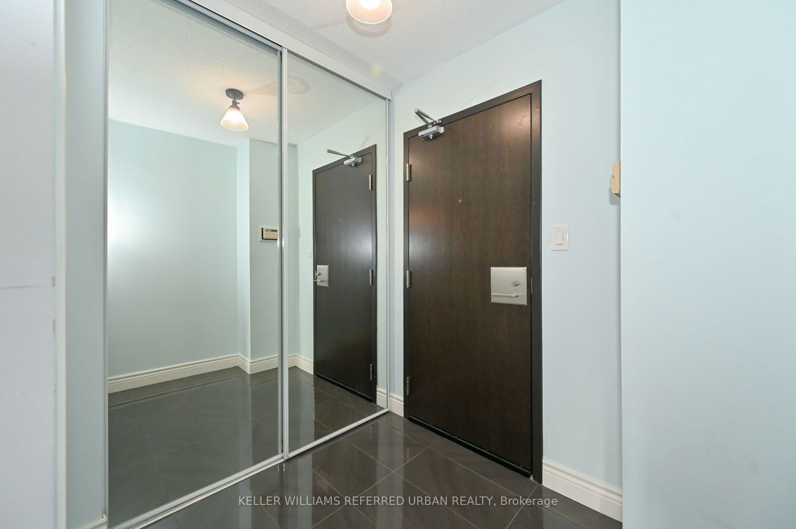 25 The Esplanade, unit 2103 for rent