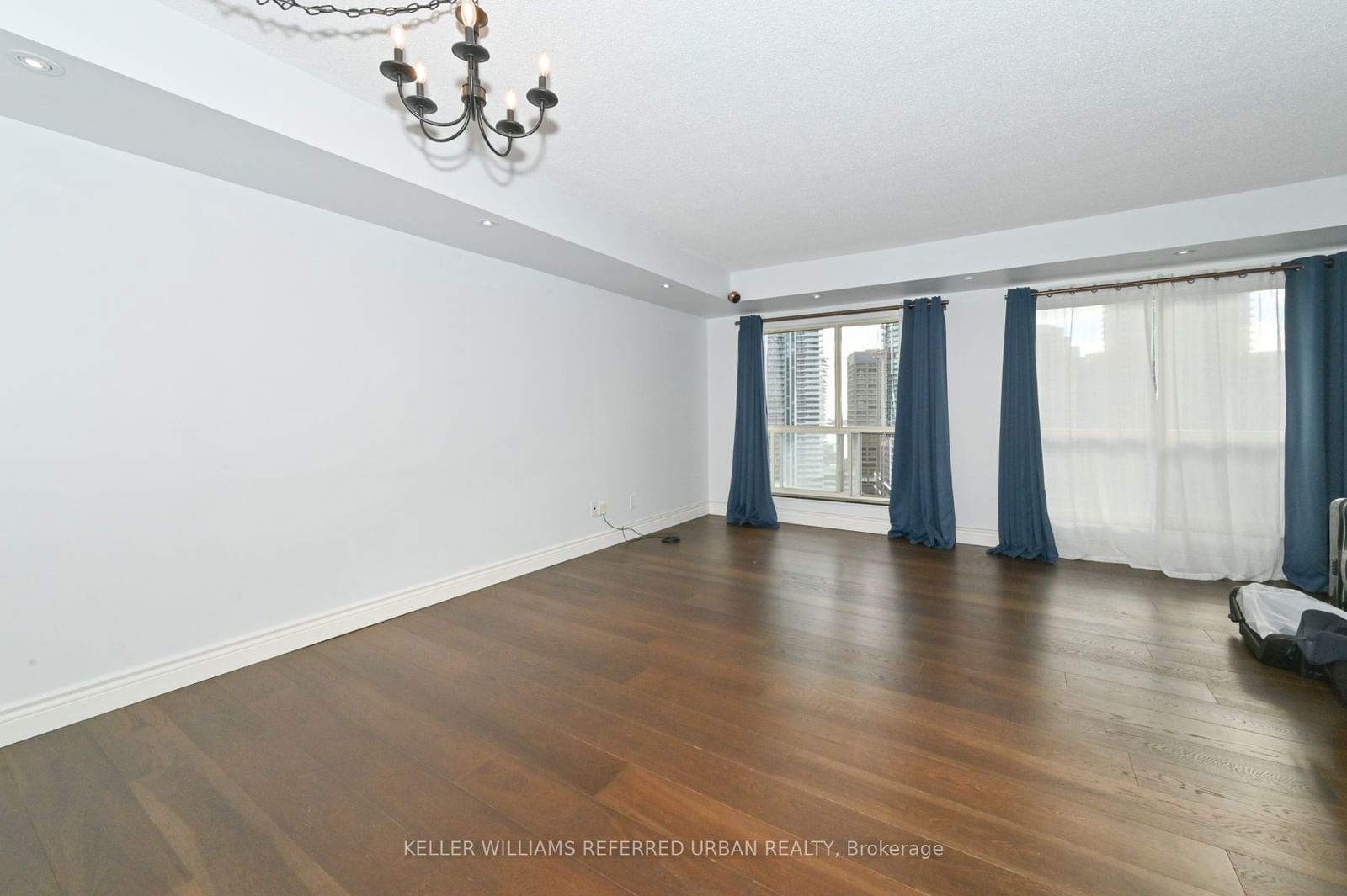 25 The Esplanade, unit 2103 for rent