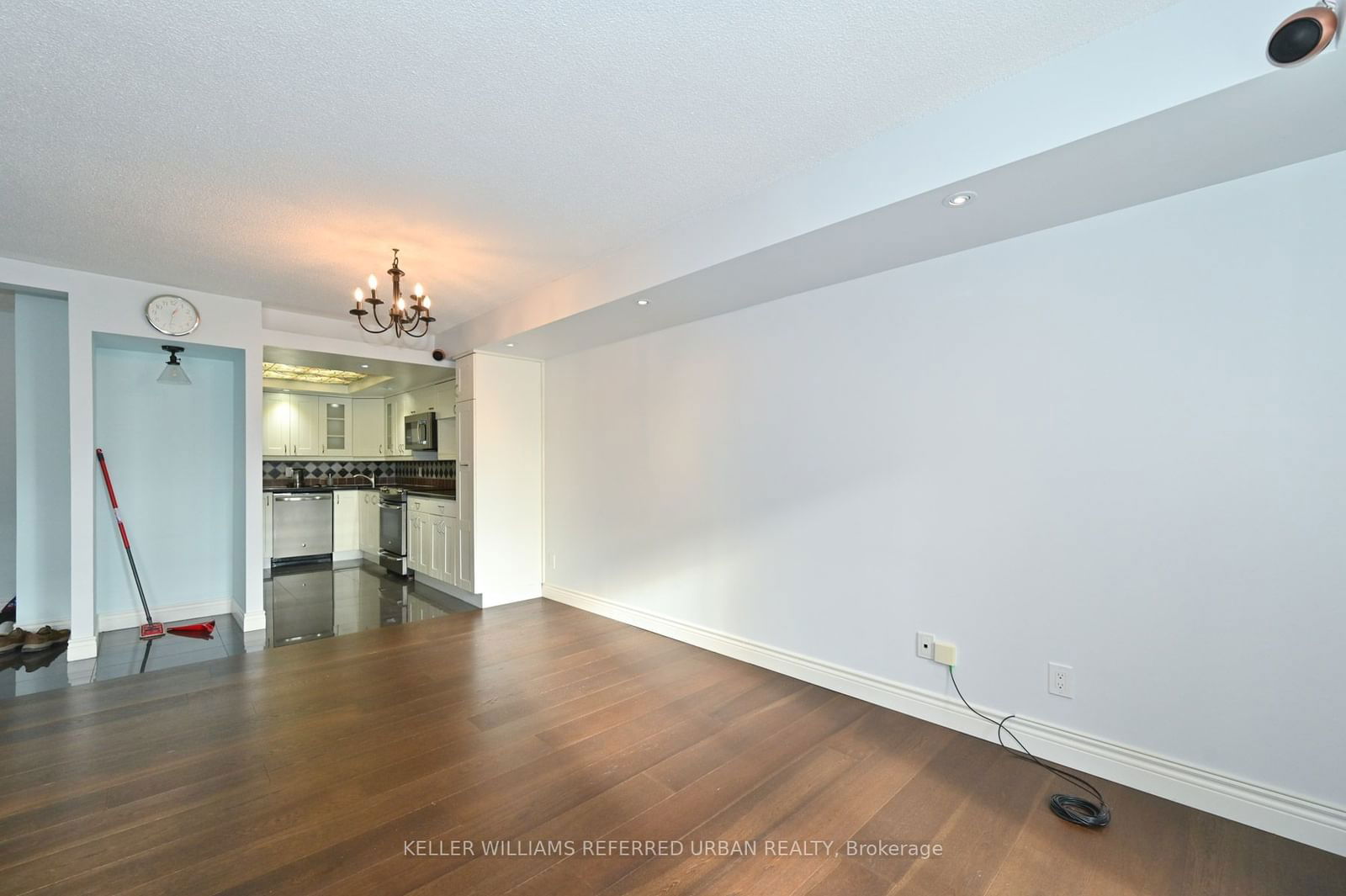 25 The Esplanade, unit 2103 for rent