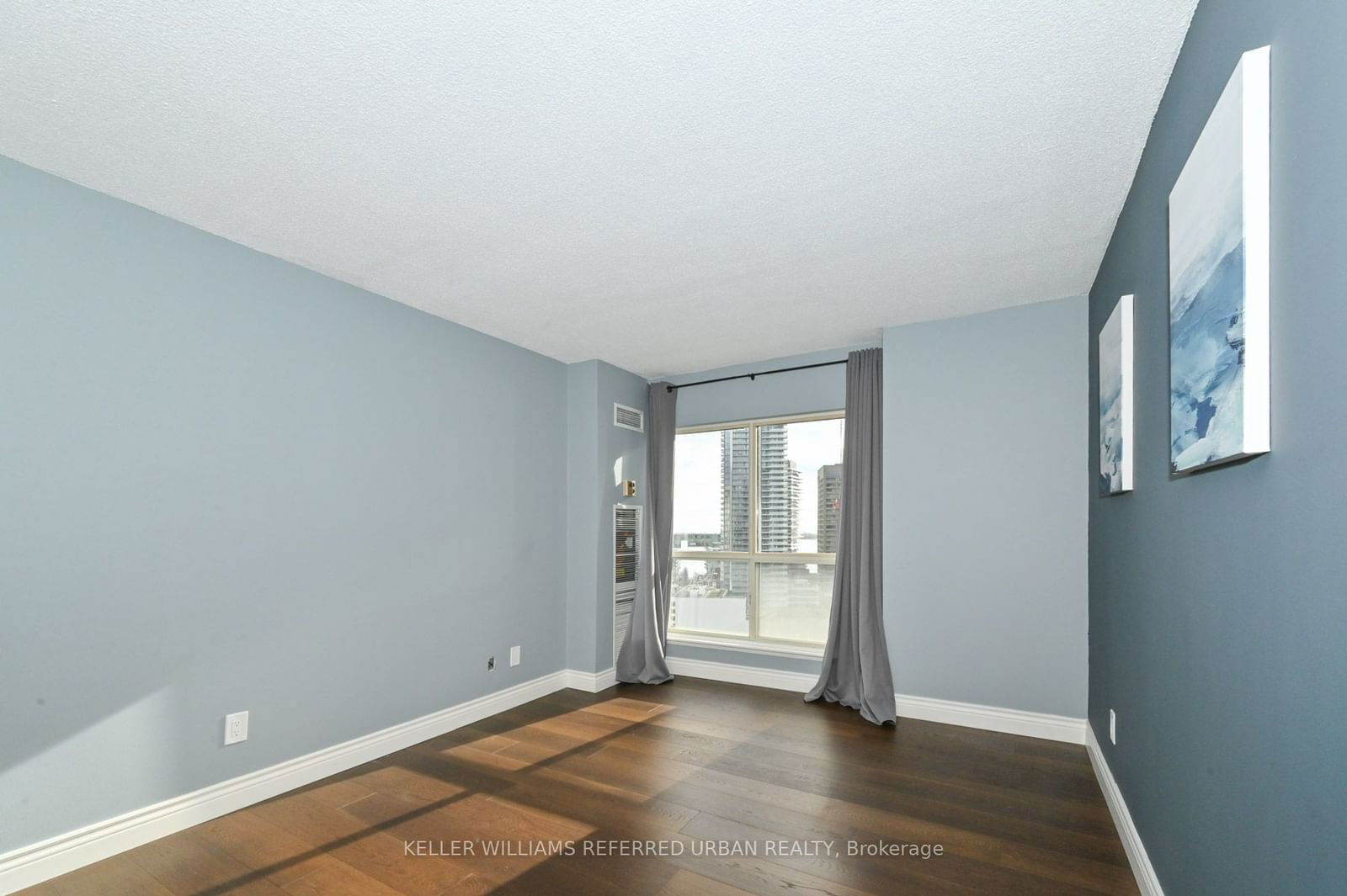 25 The Esplanade, unit 2103 for rent