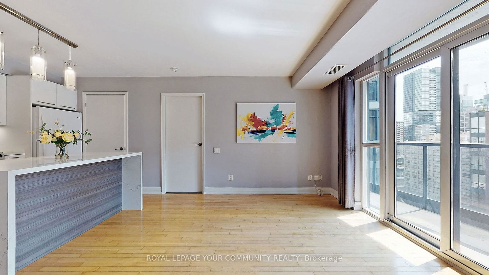 21 Carlton St, unit 1701 for rent