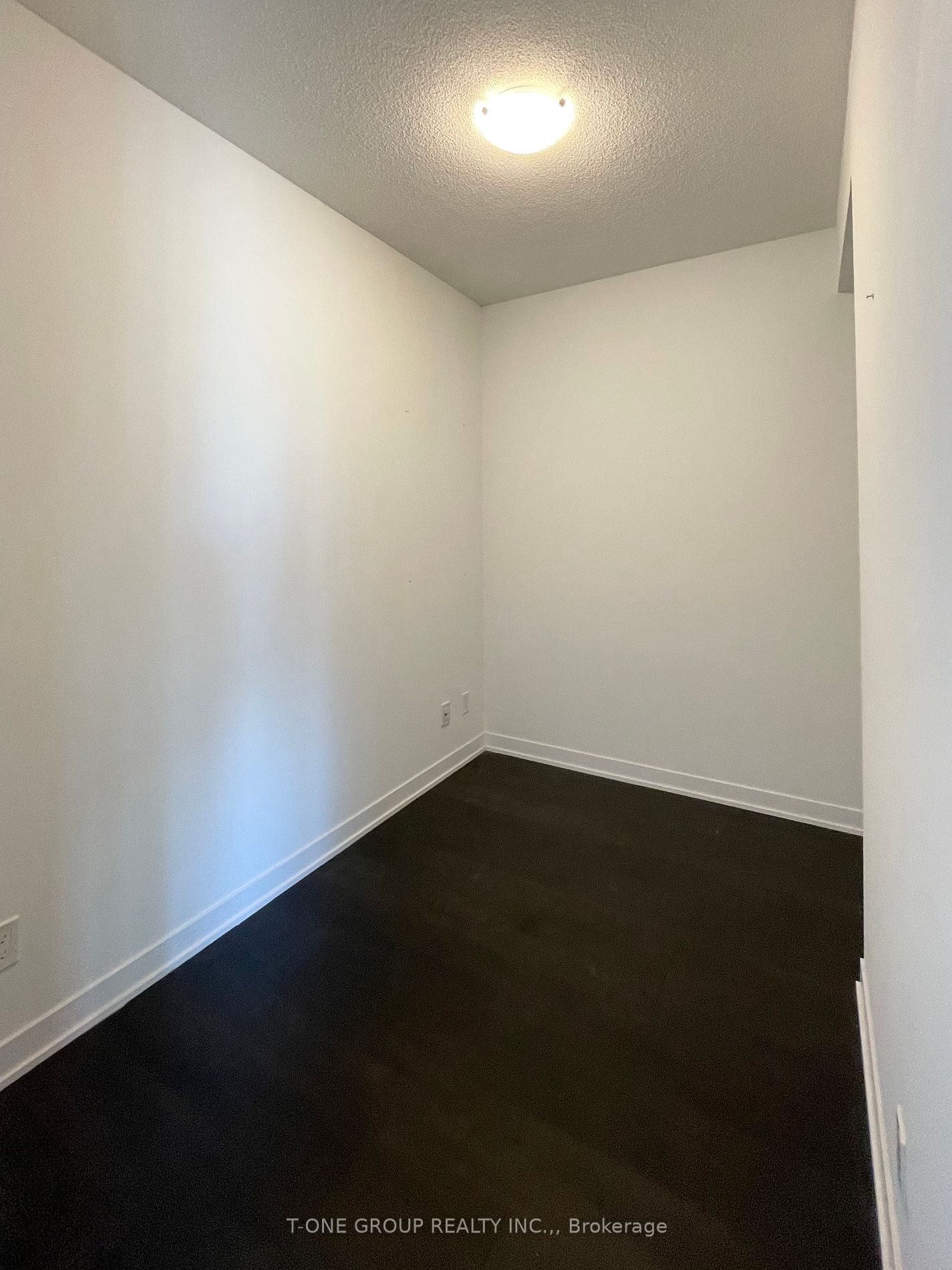 87 Peter St, unit 2807 for rent