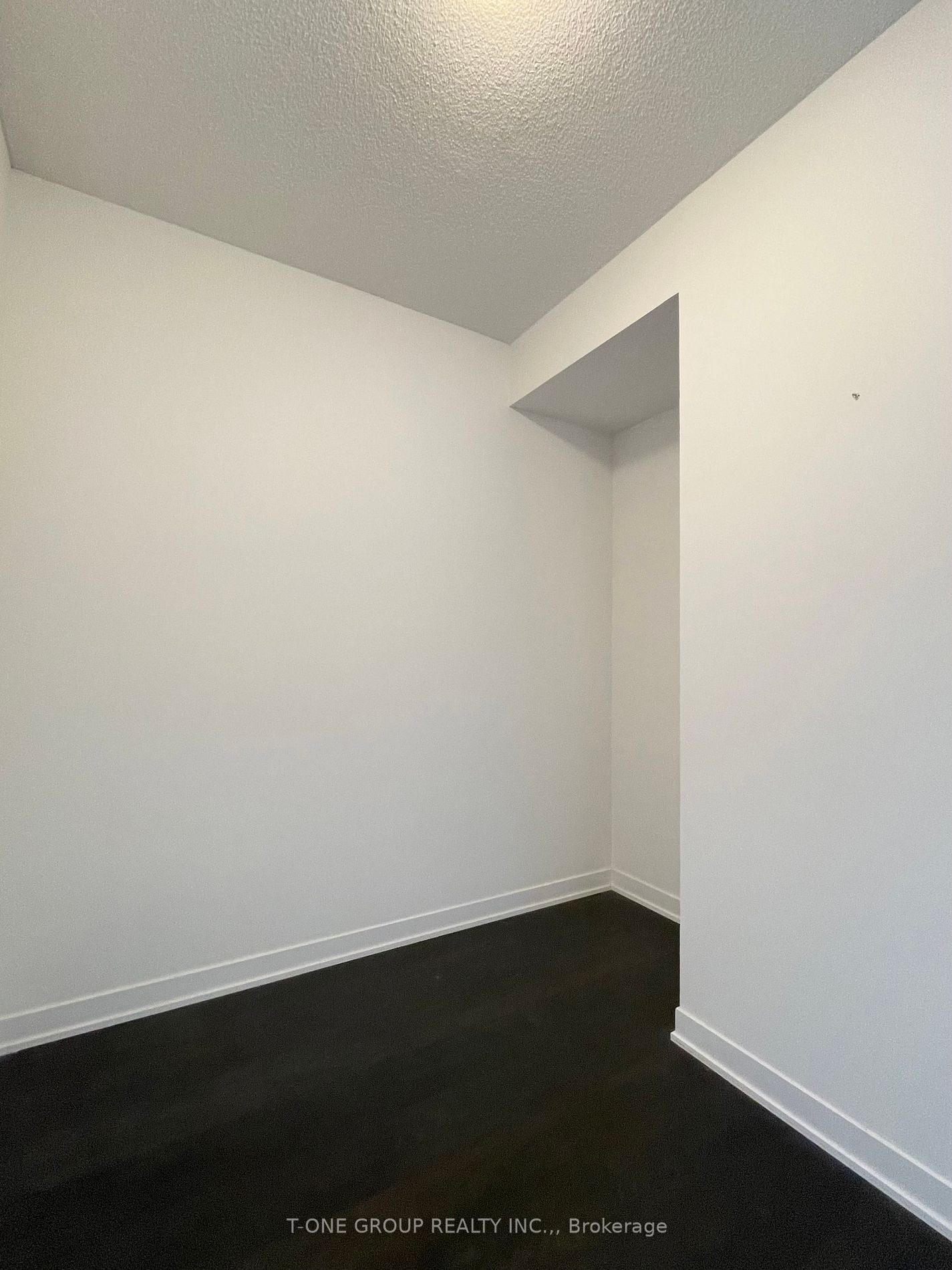 87 Peter St, unit 2807 for rent