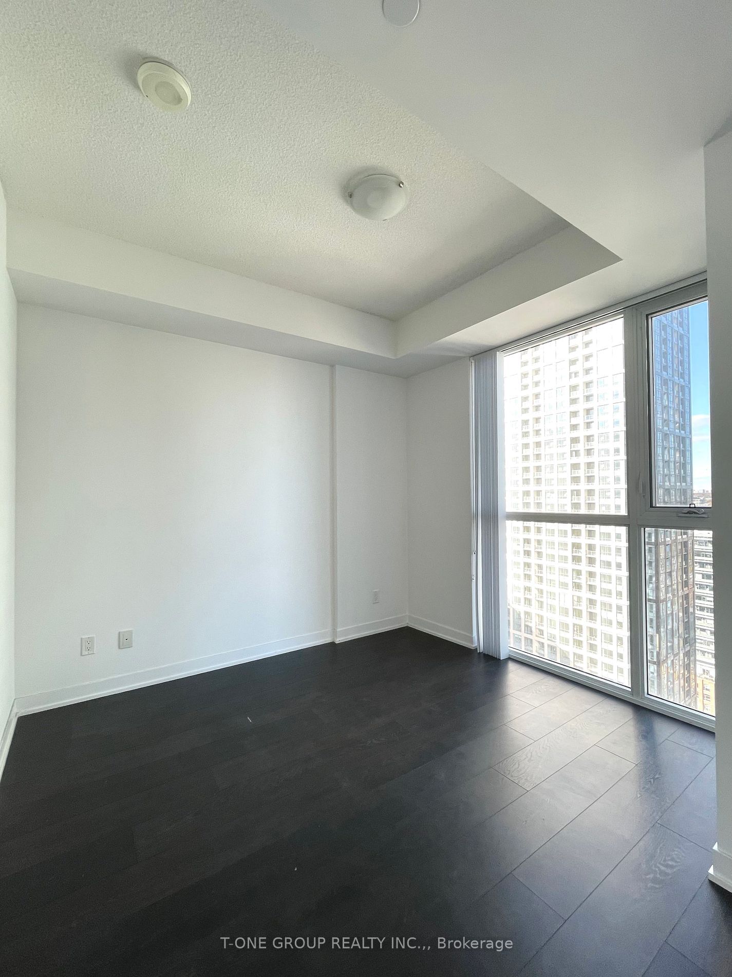 87 Peter St, unit 2807 for rent