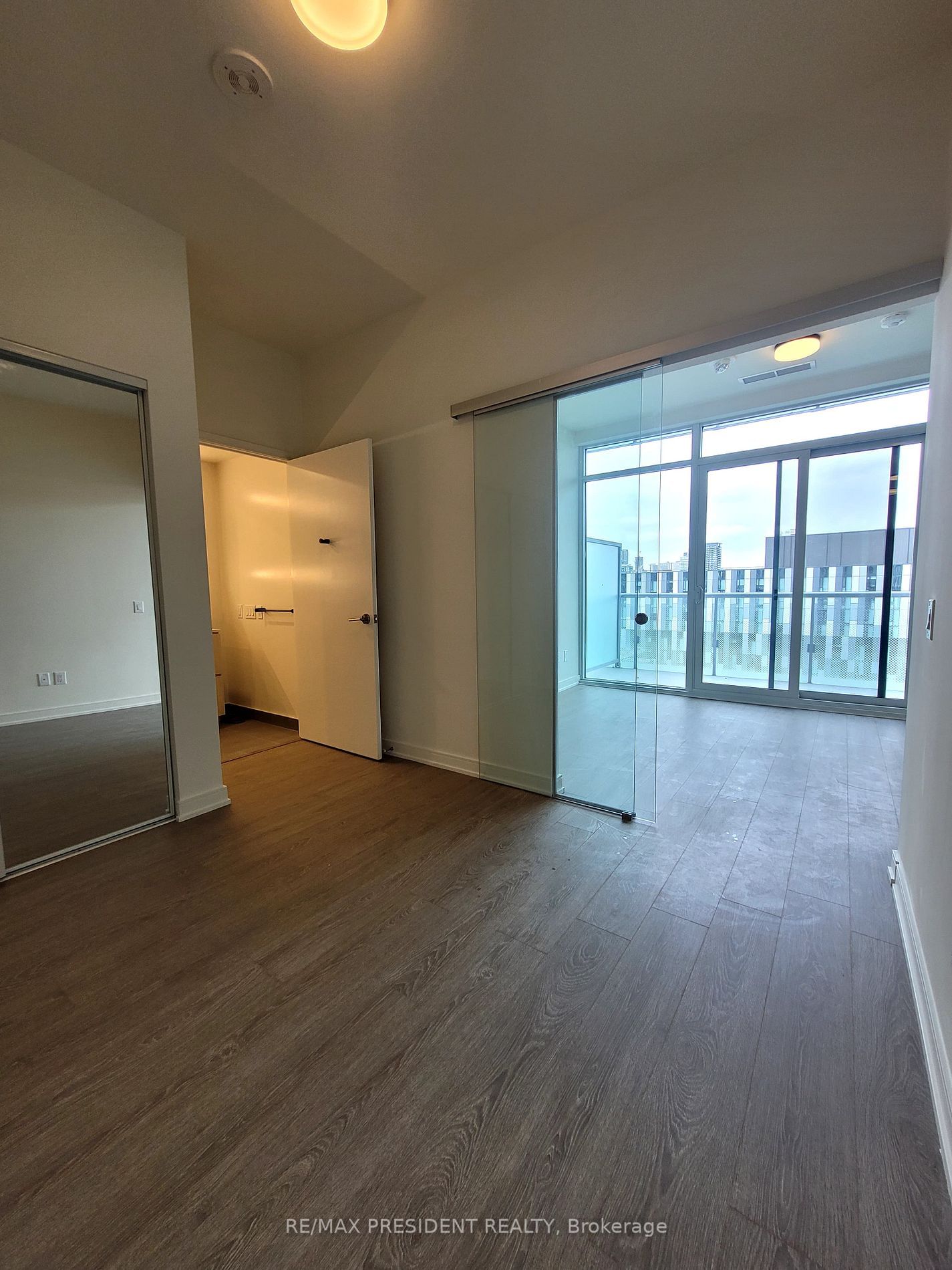 425 Front St E, unit 901 for rent