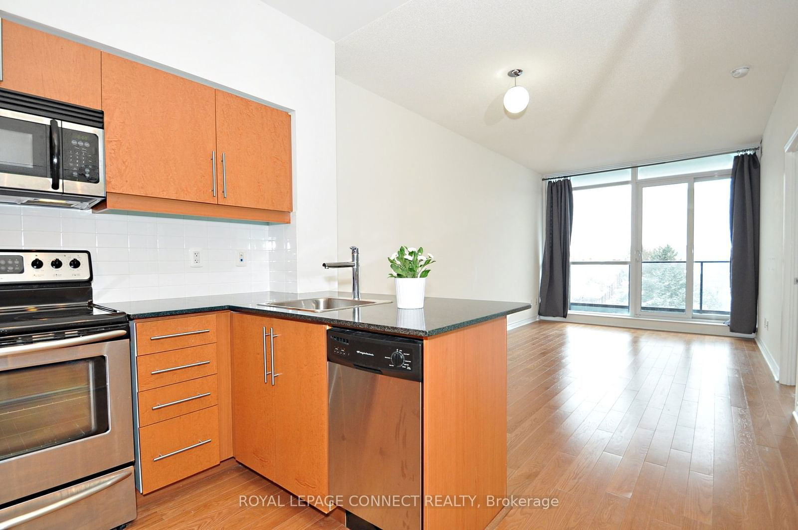 2885 Bayview Ave, unit 419 for rent