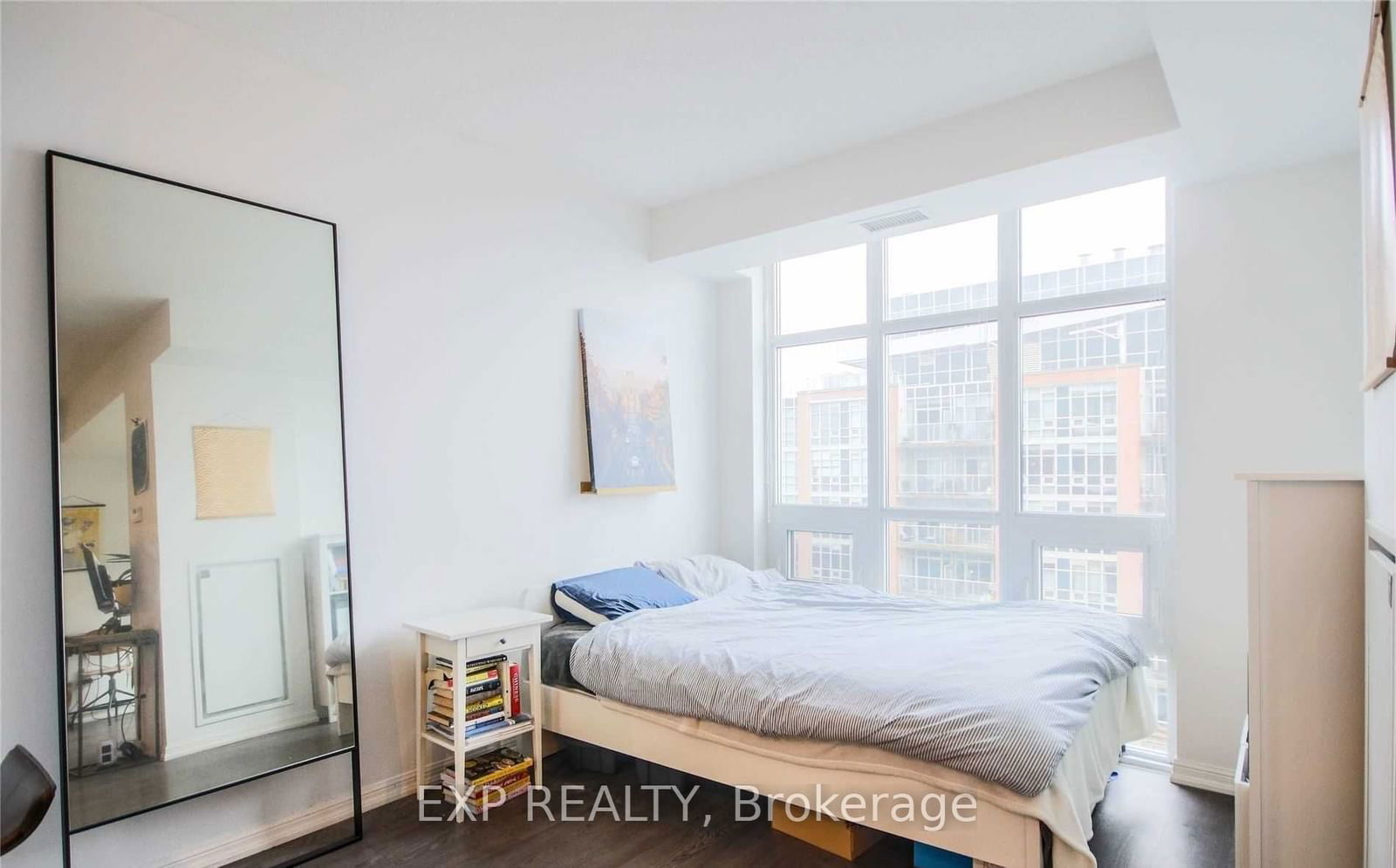 75 East Liberty St, unit 2202 for rent