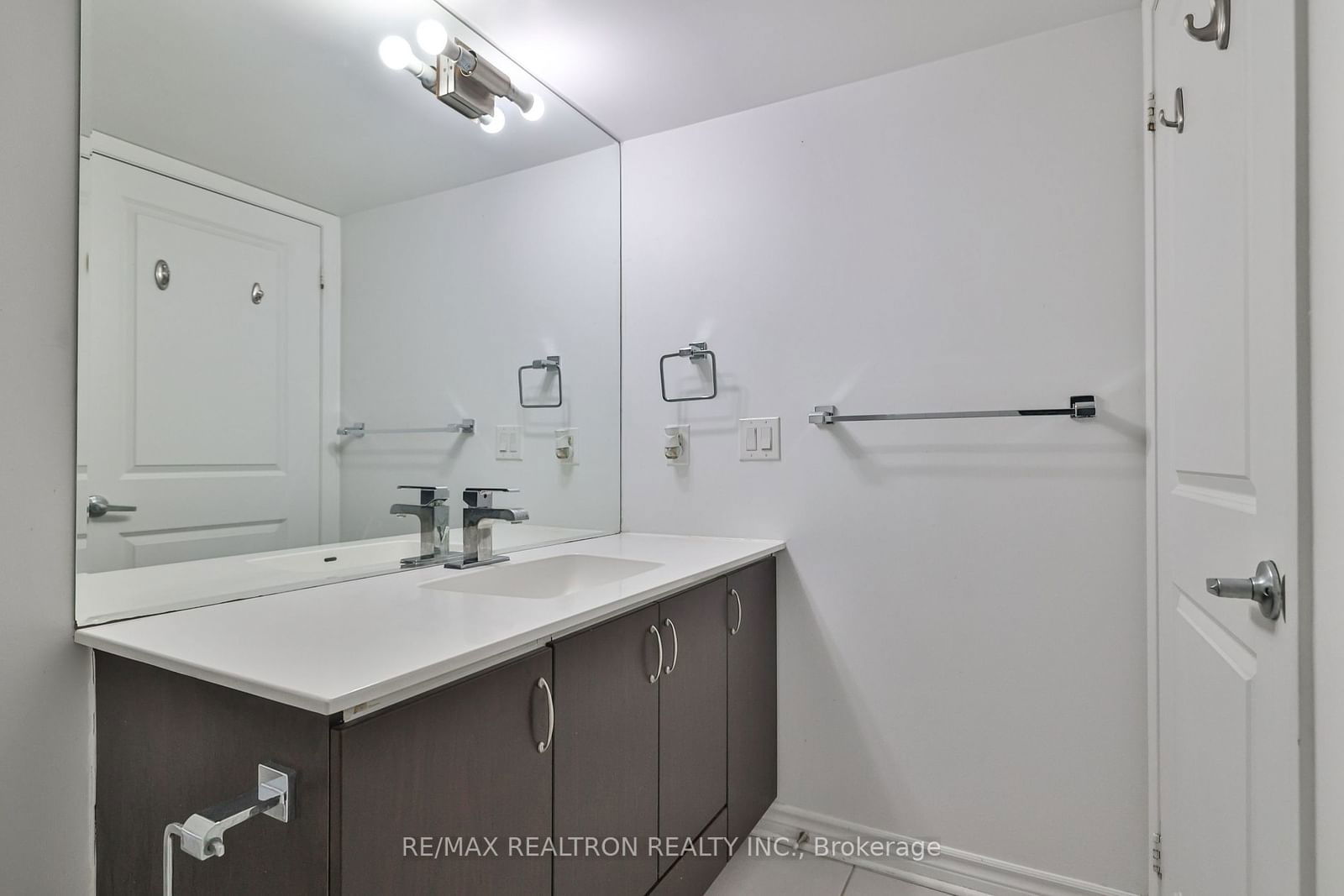 27 Rean Dr, unit 629 for rent