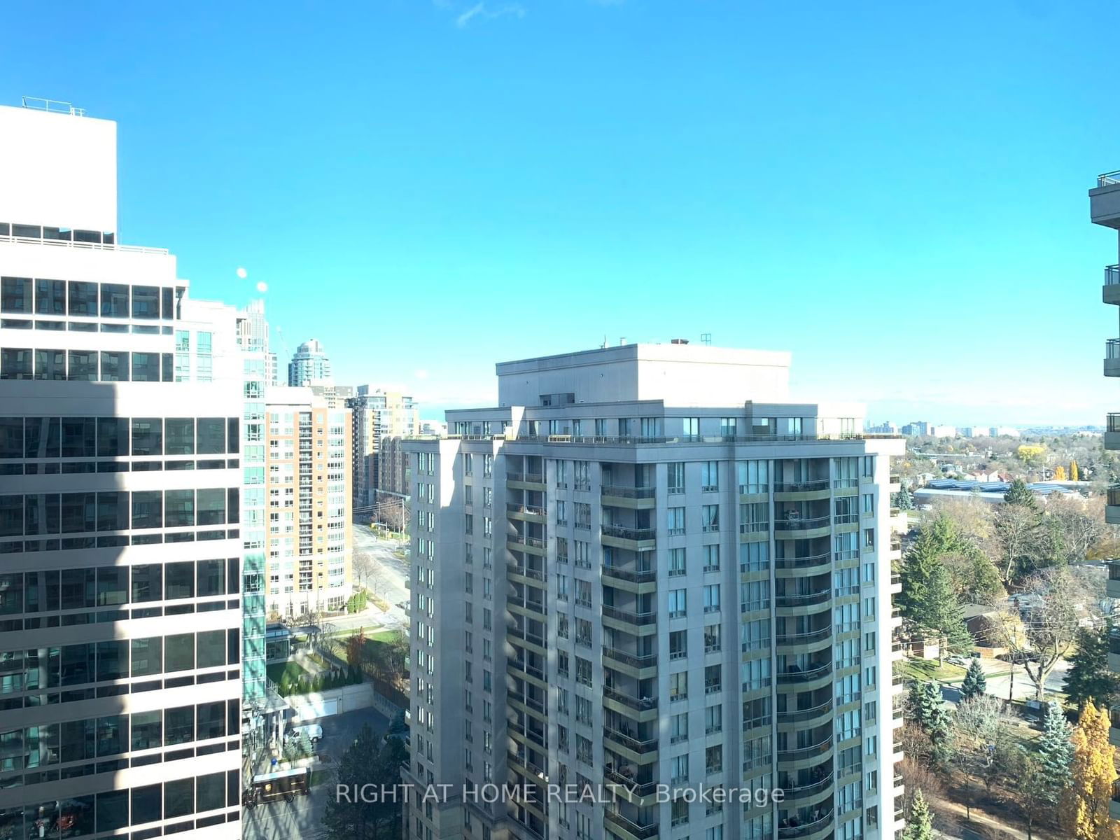 18 Parkview Ave, unit 1903 for rent