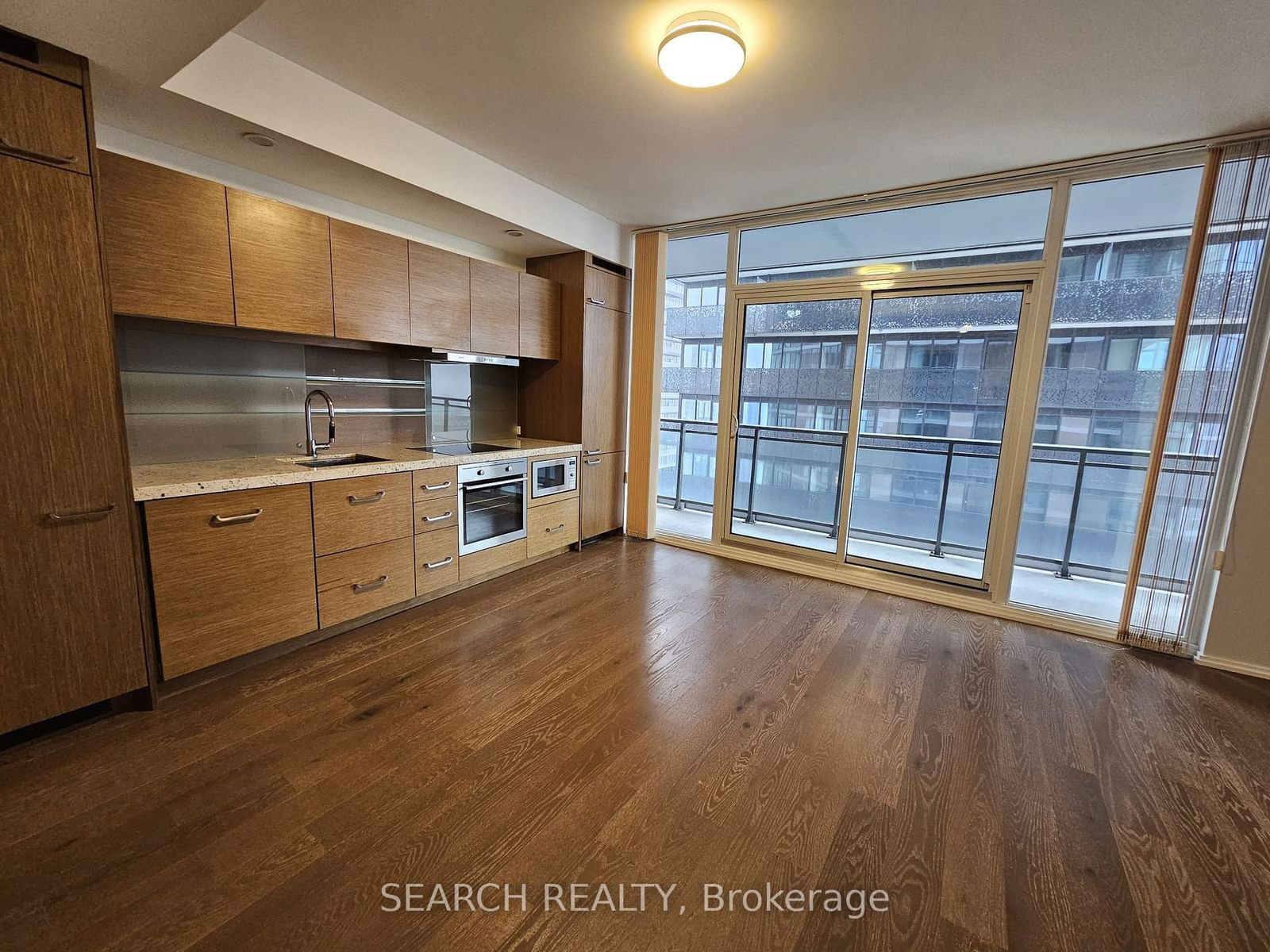 45 Charles St E, unit 4211 for rent