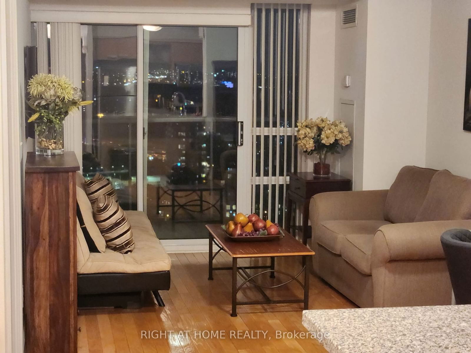 16 Harrison Garden Blvd, unit 2609 for rent