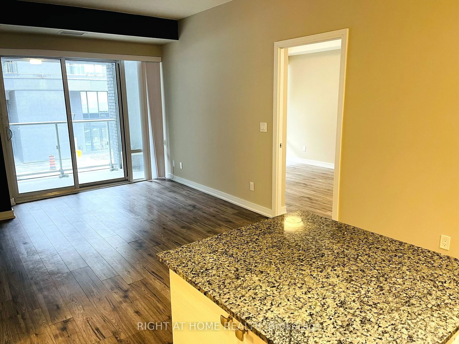 621 Sheppard Ave E, unit 216 for rent