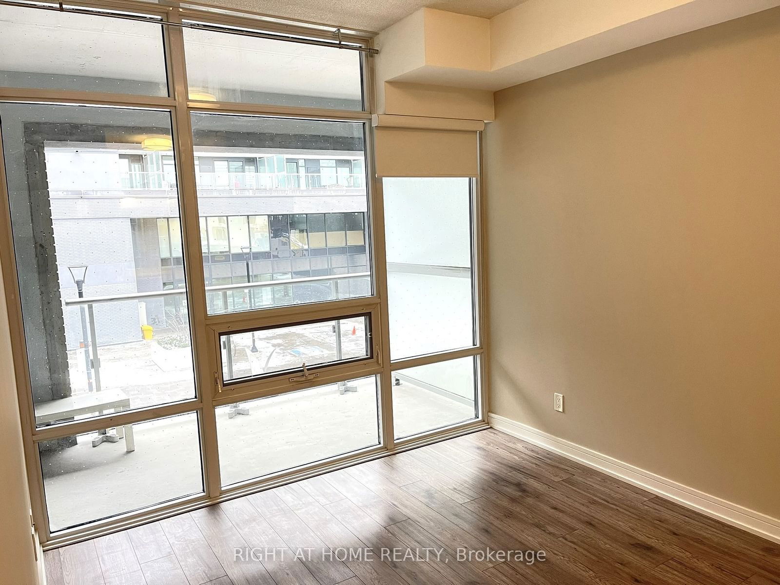 621 Sheppard Ave E, unit 216 for rent