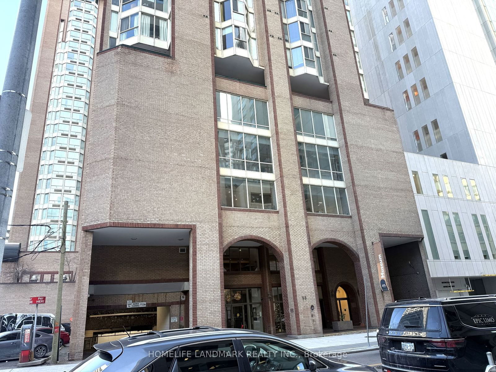 55 Centre Ave, unit 2104 for rent