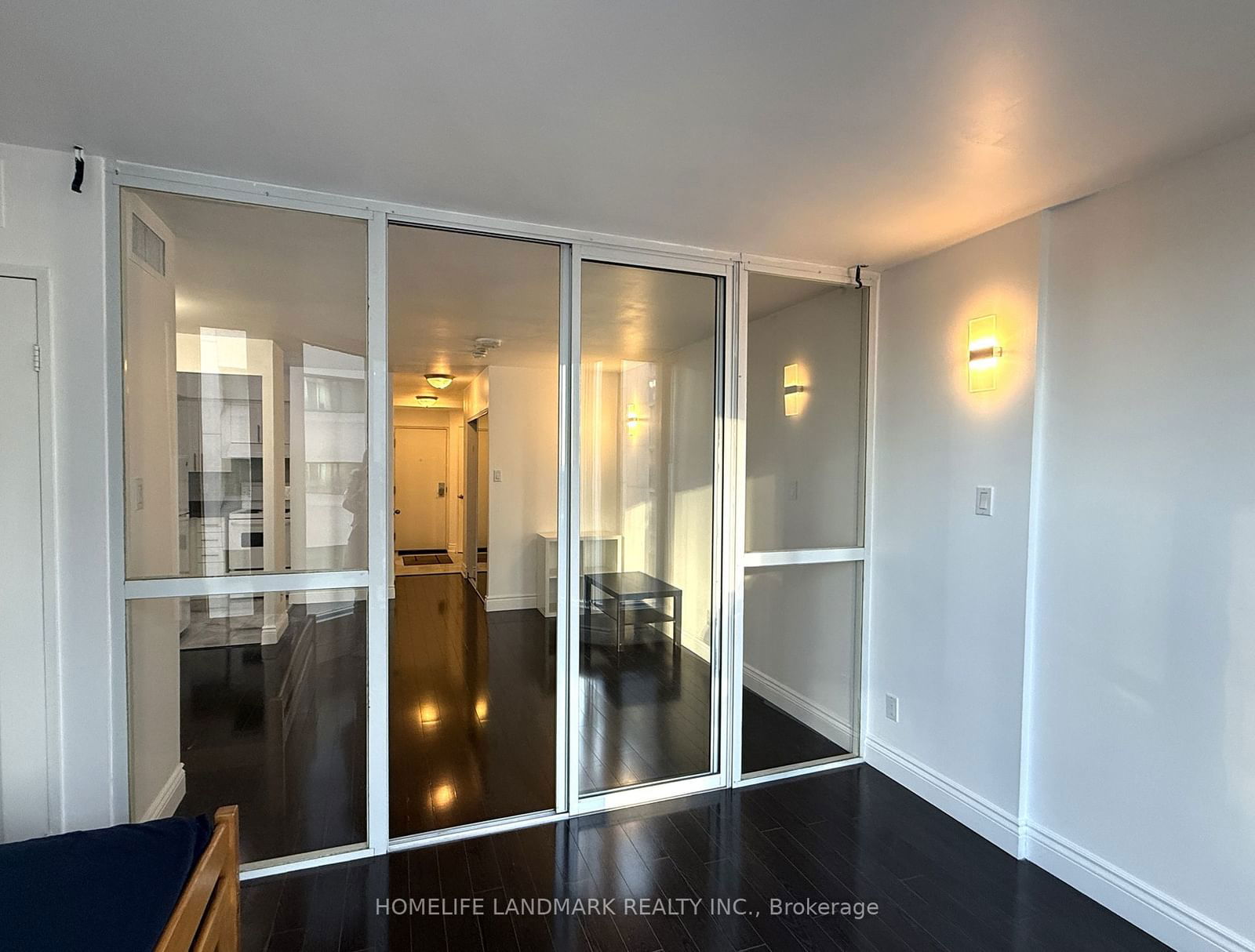 55 Centre Ave, unit 2104 for rent