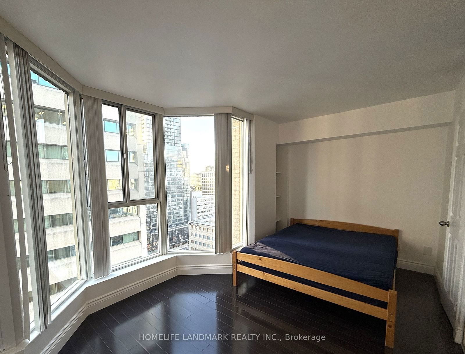 55 Centre Ave, unit 2104 for rent