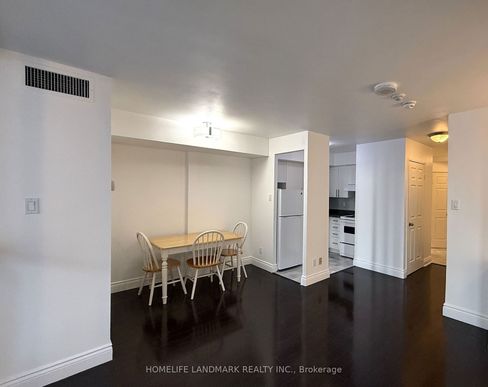 55 Centre Ave, unit 2104 for rent