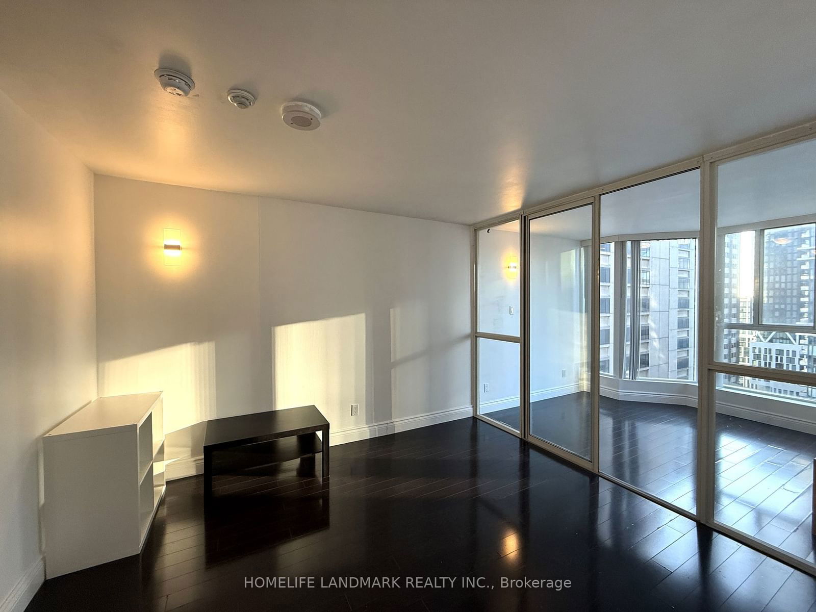 55 Centre Ave, unit 2104 for rent