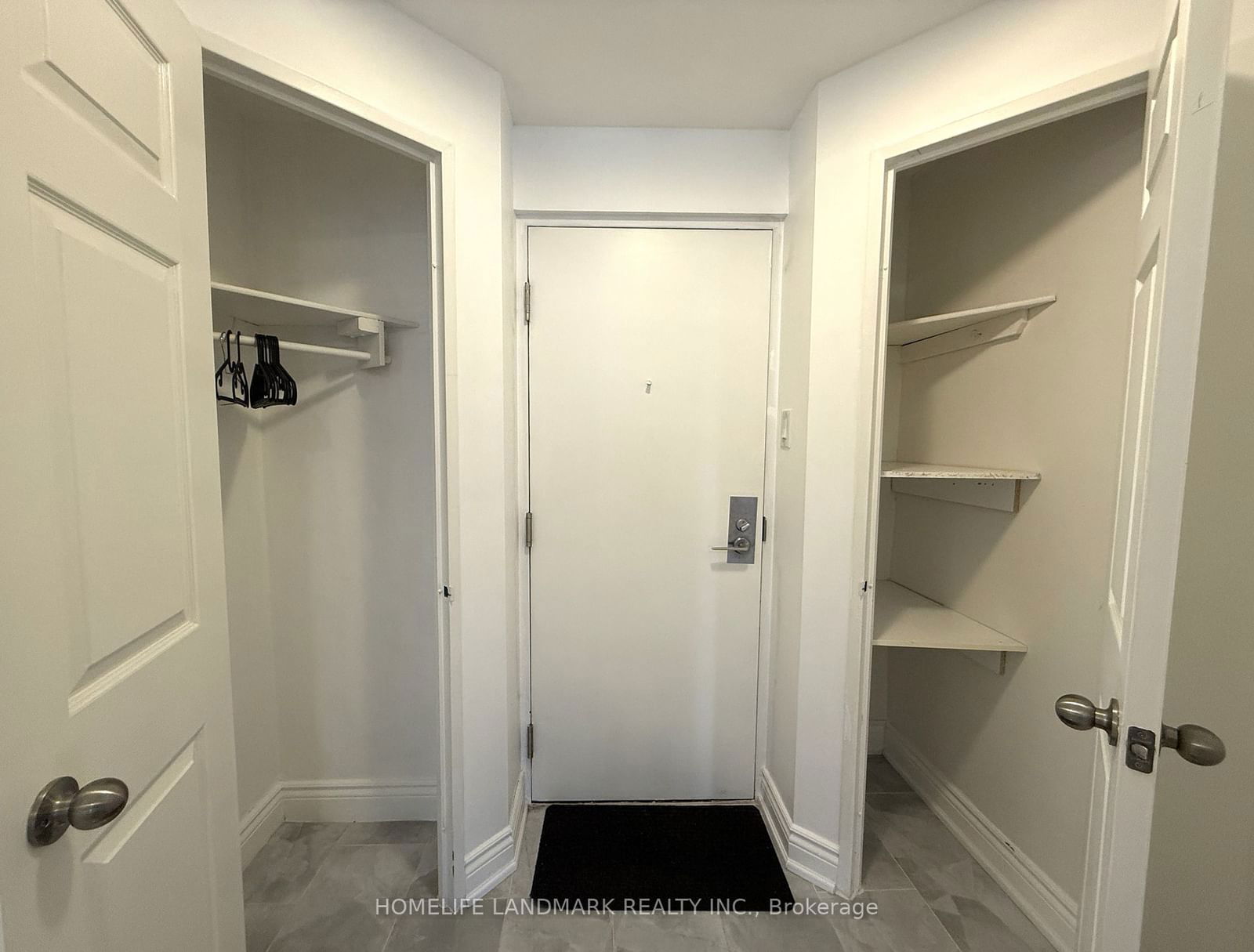 55 Centre Ave, unit 2104 for rent