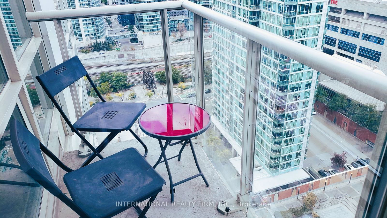 10 Navy Wharf Crt, unit 2707 for rent