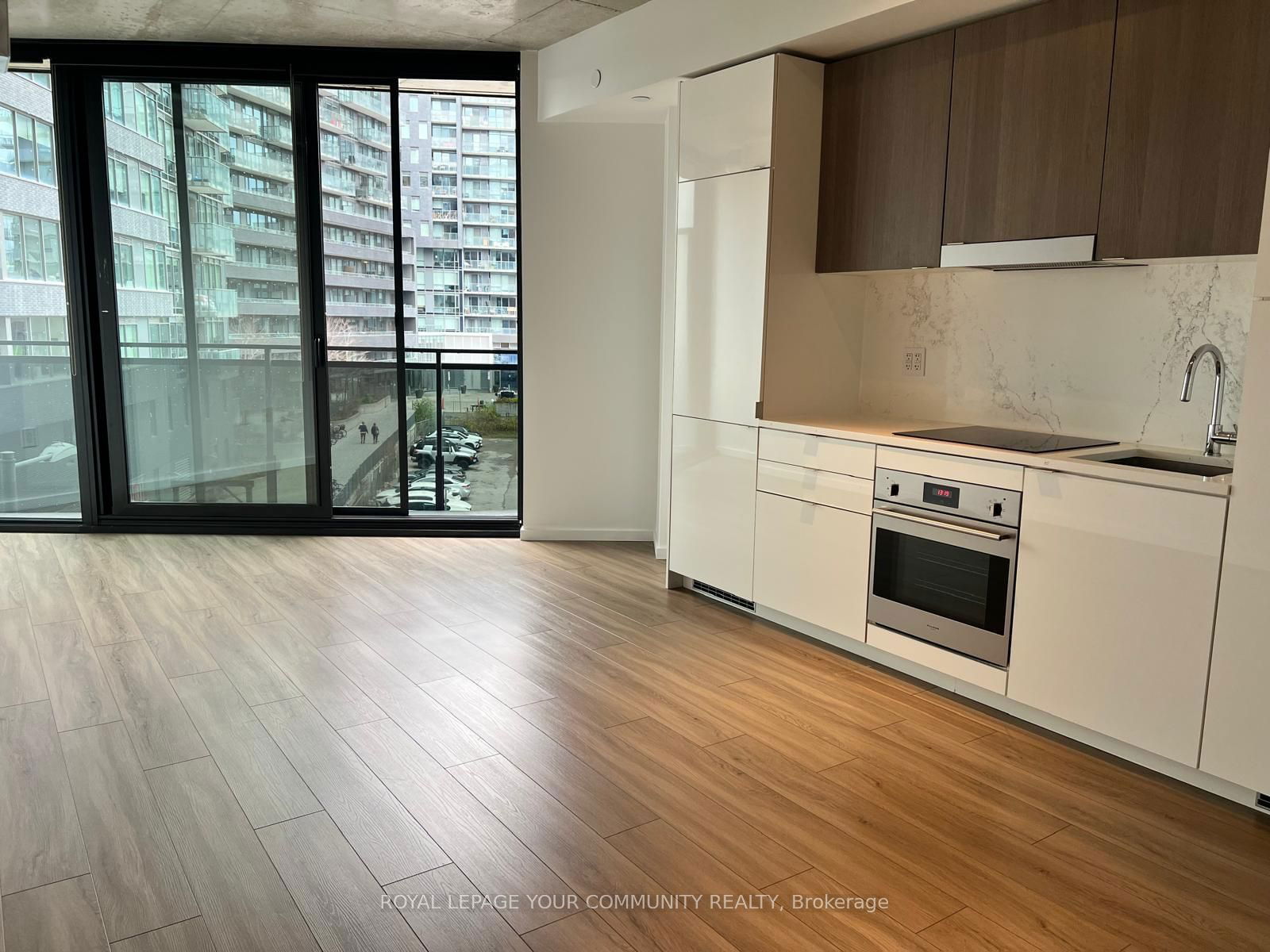 21 Lawren Harris Sq, unit 302 for rent