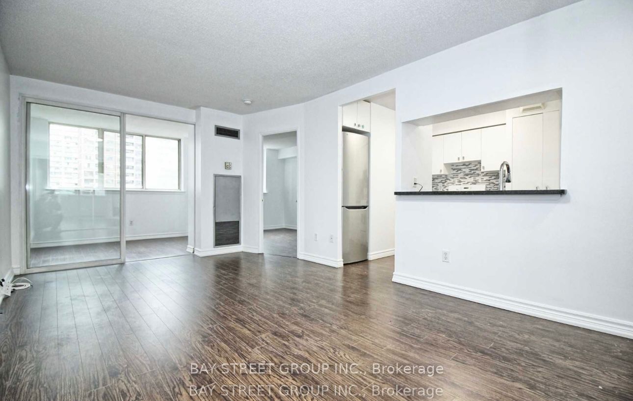 1055 Bay St, unit 616 for rent