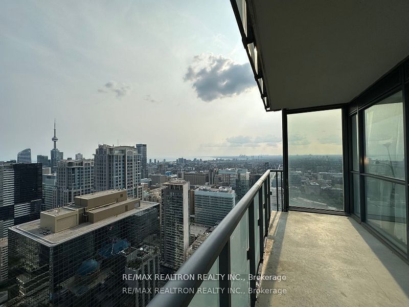 15 Grenville St, unit 4603 for rent