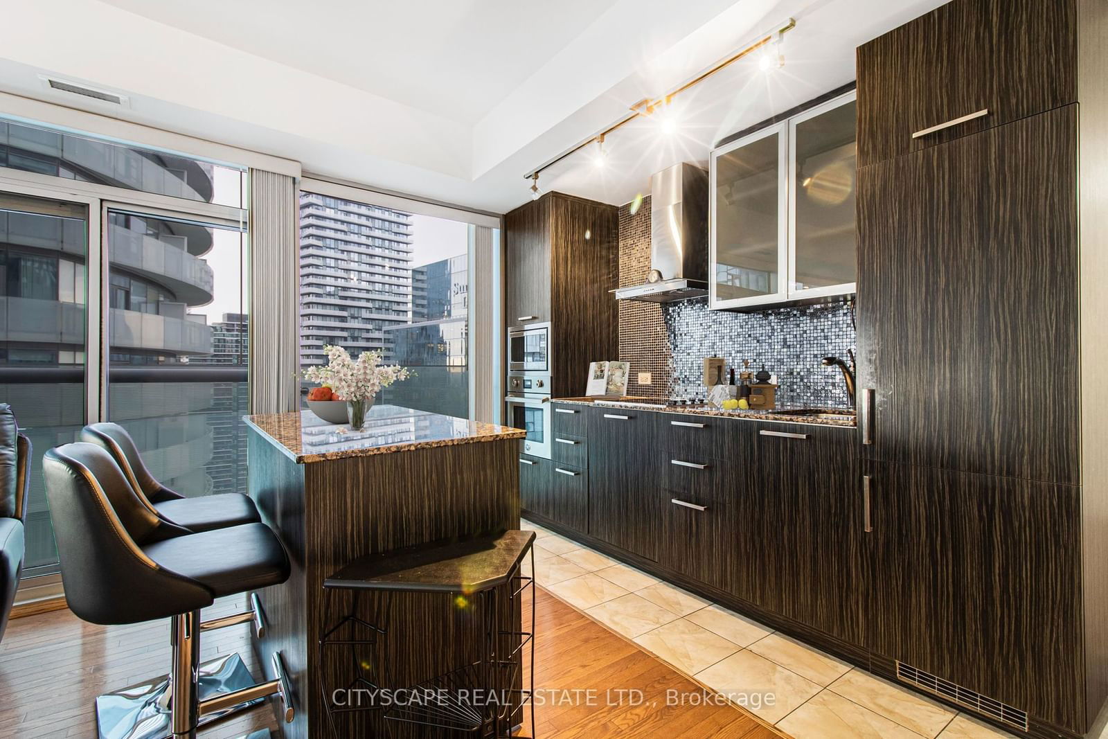 12 york St, unit 3910 for sale