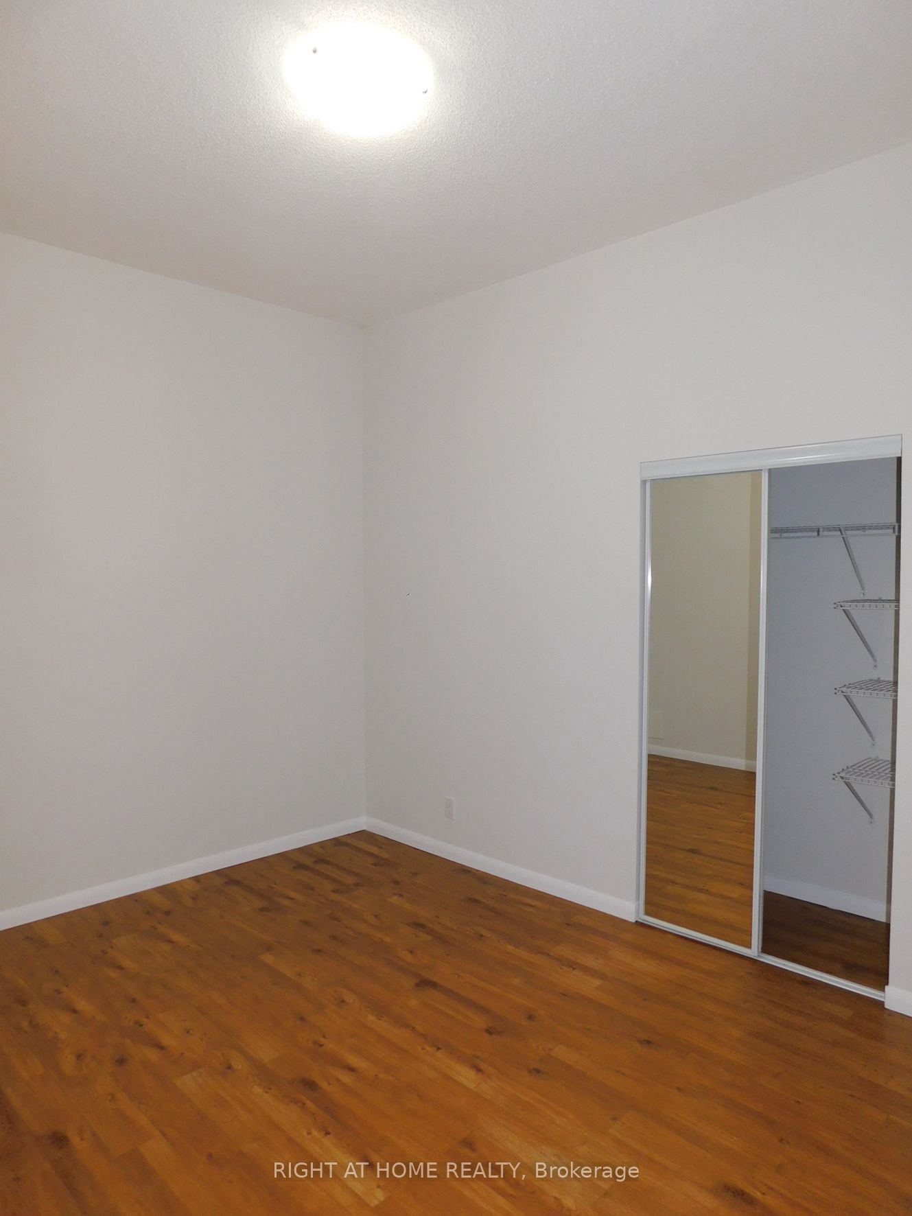 832 Bay St, unit 208 for sale