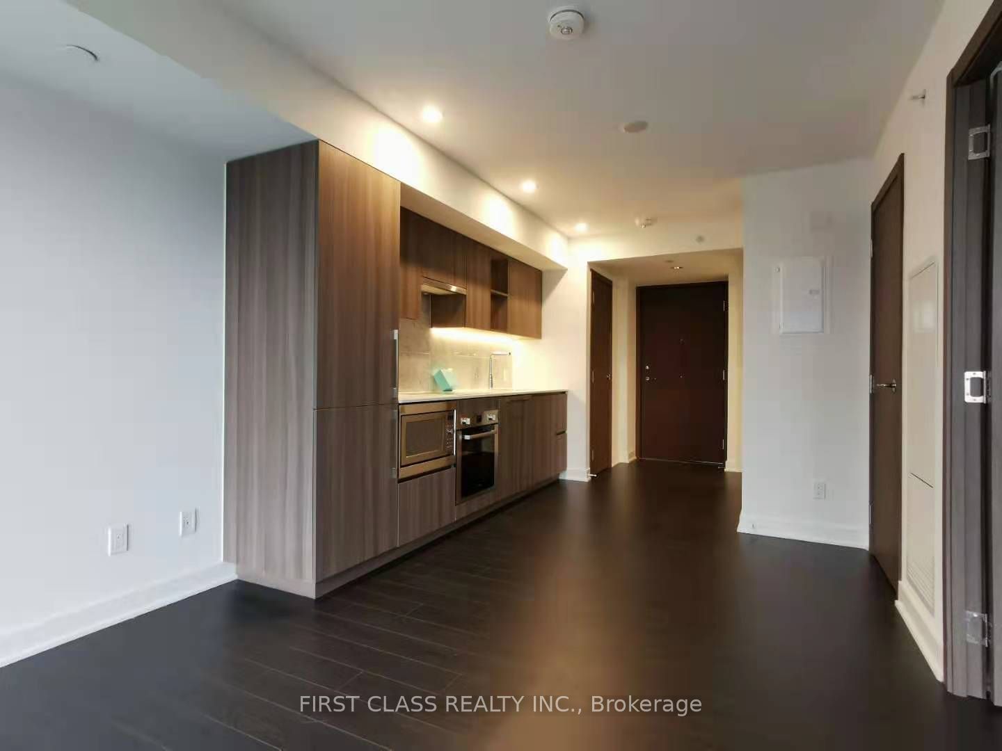 17 Bathurst St, unit 2807 for rent